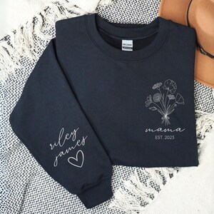 Personalized Mama Sweatshirt with Kid Names on Sleeve, Mothers Day Gift, Birthday Gift for Mom, New Mom Gift, Minimalist Cool Mom Sweater