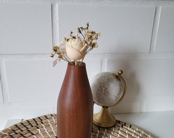 Bouquet de fleurs en bougie et fleurs séchées | vase en bois d'acacia