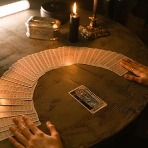 Leitura privada em profundidade, mais de 20 puxadas de cartas