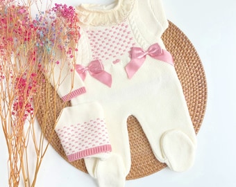 Newborn Knitted Set With Hat, pink and ivory SET, baby clothes,  newborn set, Newborn knitted, Newborn Girl Outfit