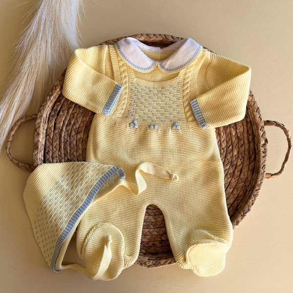 Barboteuse tricotée pour nouveau-né de style espagnol, tenue de nouveau-né pour le premier bébé, tenue en tricot pour bébé, couleur jaune et bleue