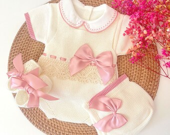 Newborn knit short set with hat, beige and pink color, baby clothes, newborn girl outfit, with knitted shoes