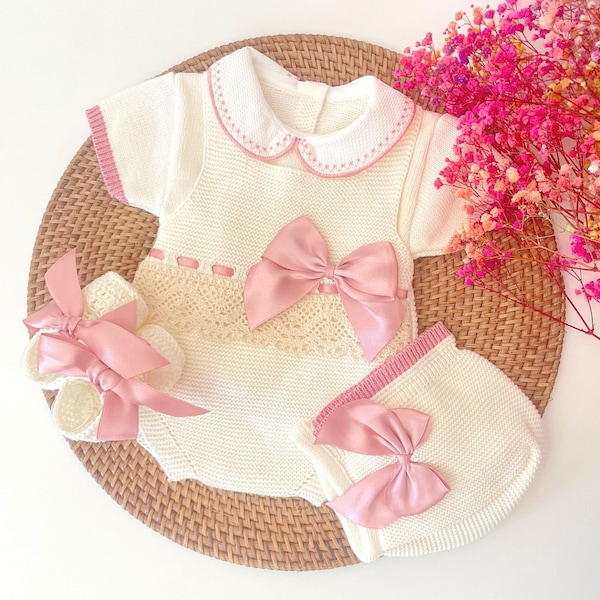 Newborn knit short set with hat, beige and pink color, baby clothes, newborn girl outfit, with knitted shoes