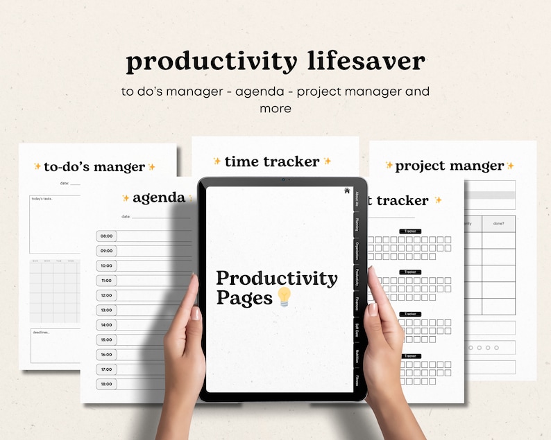 Puede incluir: Una tableta digital que muestra un planificador de productividad con el texto "Productivity Pages" y un icono de bombilla. La tableta est&aacute; rodeada de tres p&aacute;ginas imprimibles con los t&iacute;tulos "to-do's manger", "agenda", "time tracker" y "project manger".