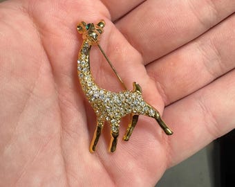 Rhinestone Giraffe Brooch: Gold Tone Safari Animal Pin