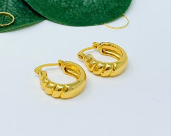 Croissant hoops, Gold Earrings, 18k Gold Filled Earring, Chunky Earrings, Dainty Hoop, Chunky Hoop, Gold Filled Small Hoops