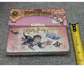 Vintage Deadstock 2000 Harry Potter Metal Tin Pencil Case Book Characters