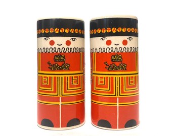 Vintage Carlton Ware Beefeater Salt & Pepper Shakers/Cruet Pots Set