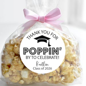 Pegatina de recuerdo de palomitas de maíz de graduación, gracias por hacer estallar la etiqueta de recuerdo de la bolsa de palomitas de maíz de la fiesta de graduación de la clase de 2026