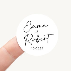 Stickers cadeaux de mariage, Étiquettes minimalistes pour prénoms de mariage, Stickers ronds de 2 pouces, Stickers personnalisés pour sac de collations de desserts Bonbons Desserts Quantité : 20