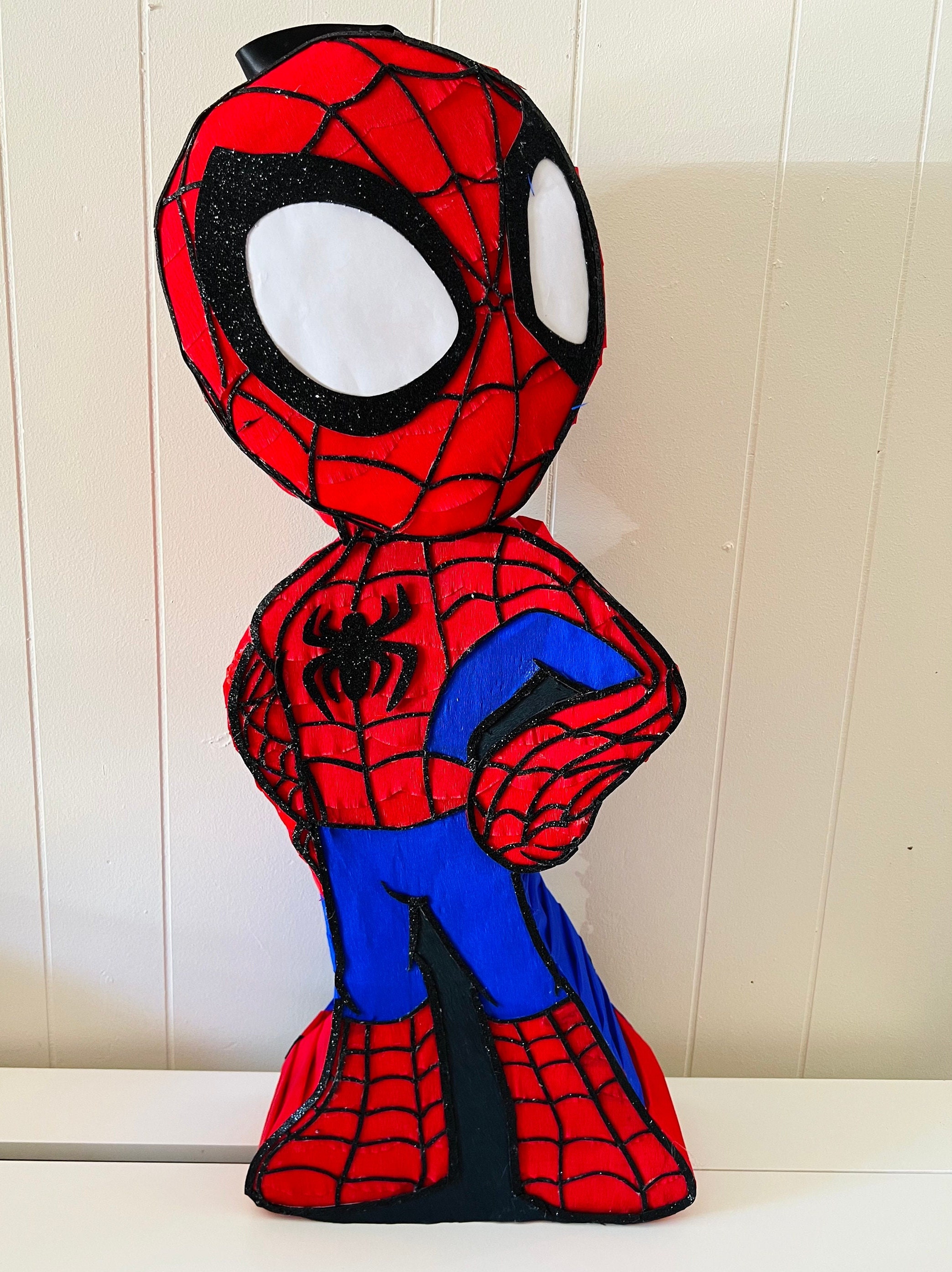 Piñatas spiderman 🕷️🕷️ Piñata número seis 65 cm de alto Cabeza spiderman  55 cm de alto #spiderman #piñataspiderman #hombrearaña…