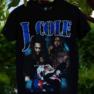 Vintage-Style Rap Collage Graphic Tee – Oversized Hip Hop Shirt