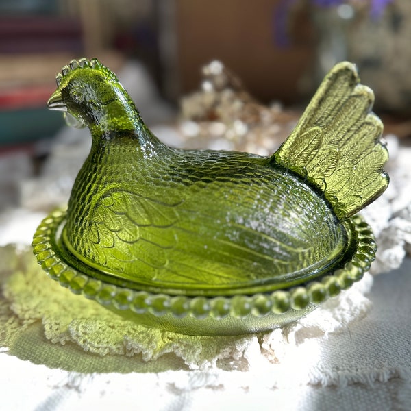 HON Green Indian Glass Hen on Nest Excellent Condition 7 inch