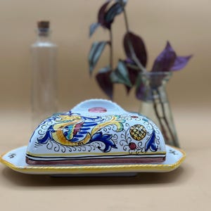 Two-piece Majolica Pottery Butter Dish and Lid Deruta Italy Hand Painted Artisan Ceramic.