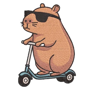 Disegno di ricamo di capibara su skateboard con occhiali, stile divertente e urbano, download immediato
