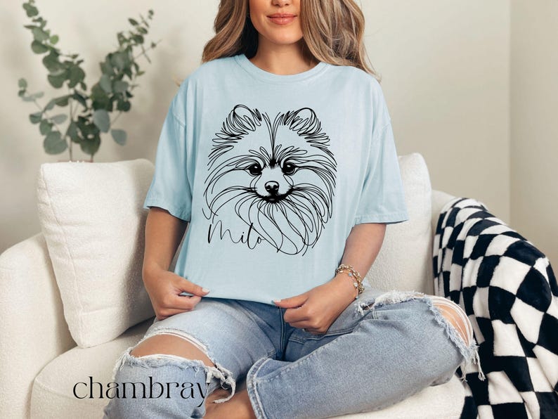Camisa personalizada de Pomerania, Comfort Colors®, camiseta personalizada para mamá de perro Pom, camiseta con arte lineal para mamá de perro, camiseta minimalista para amantes de los perros Chambray
