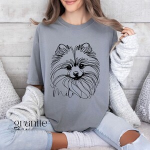 Camisa personalizada de Pomerania, Comfort Colors®, camiseta personalizada para mamá de perro Pom, camiseta con arte lineal para mamá de perro, camiseta minimalista para amantes de los perros Granite
