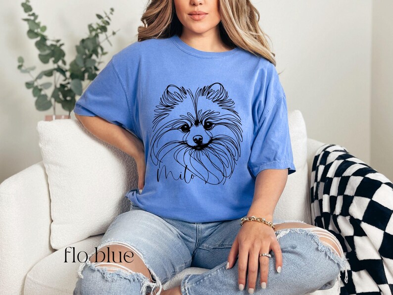 Camisa personalizada de Pomerania, Comfort Colors®, camiseta personalizada para mamá de perro Pom, camiseta con arte lineal para mamá de perro, camiseta minimalista para amantes de los perros Flo Blue