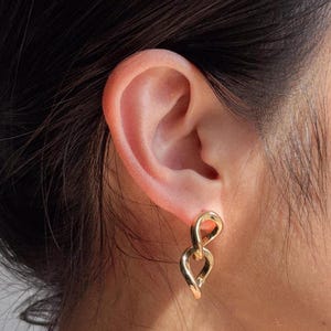 Gold Abstract Link Earrings Sculptural Drop Earrings for Women Twisted Modern Dangle Earrings Statement Jewelry Gift for Her