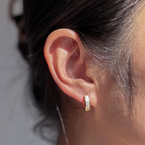 Mother of Pearl Hoop Dainty Pearl Earrings Minimalist Pearl Hoop Earrings Huggie Earrings Perfect for Everyday Wear Elegant stud earrings