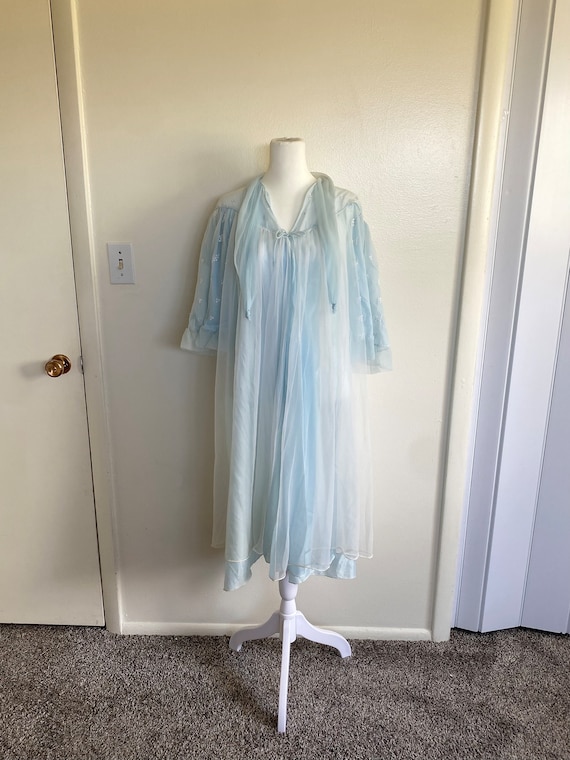 Vintage 50s/60s Baby Blue Lingerie Robe