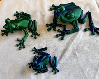 3D Printed Articulated  frogs in a choice of  3 sizes and various colours