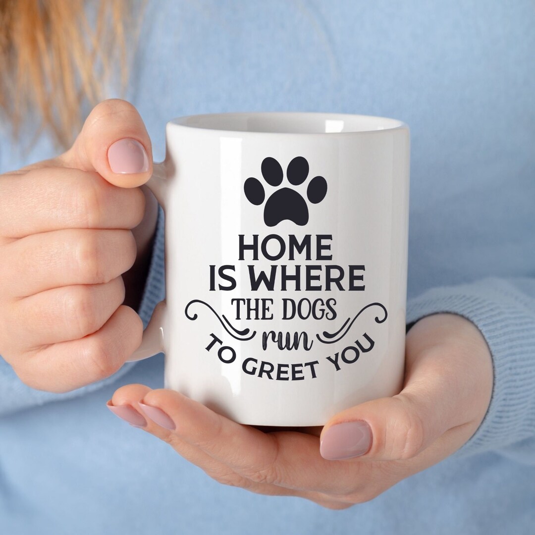 Home Is Where Someone Runs To Greet You - Gift For Dog Lovers, Personalized Decorative Round Rug