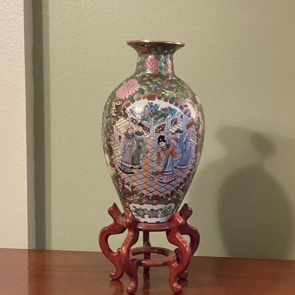 VTG Chinese Famille Rose Medallion With Floral, Gold Gilt Bckgrd, Courtly Figures Table Vase with Red Stand. Quanlong Nian Zhi