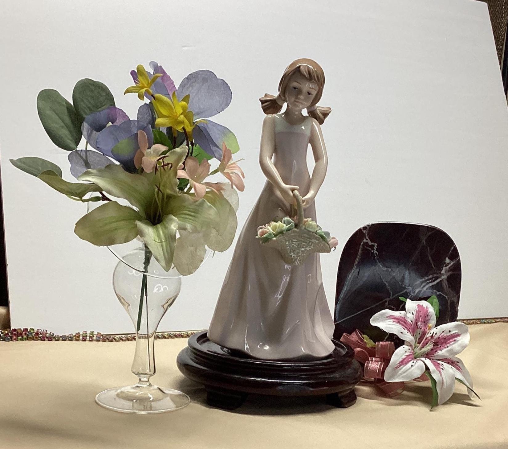 Lladro Girl With Flowers - Etsy - Page 6