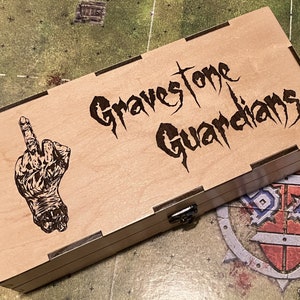 Blood Bowl Team Aufbewahrungsbox mit Unterstand und Vorlagen Laser Cutter Design Dateien (Lightburn, Adobe Illustrator, SVG) - Nicht-kommerzielle Lizenz