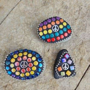Peace Sign Heart Rock Set