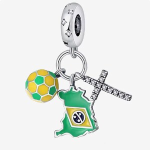 Dije de la selección brasileña de fútbol, balón de fútbol con mapa de Brasil y cruz, esmalte plateado de alta calidad con circonita cúbica para pulsera europea, colgante de collar.