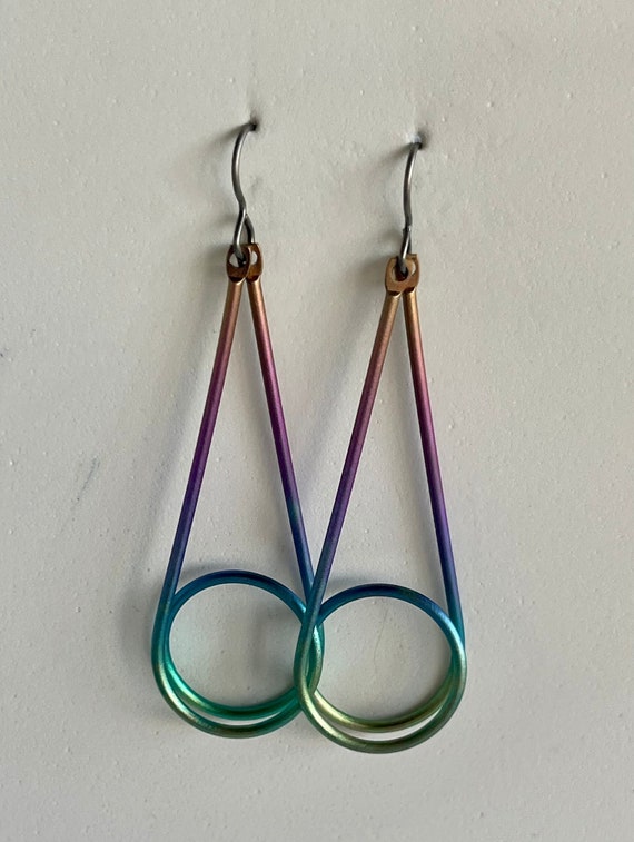 Vintage Avon Earring Rainbow Spiral Shimmer Rainbo