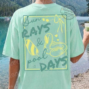 Rayos de sol y días de piscina PNG / Diseño de camiseta de verano para la piscina / Gráfico de vacaciones en la playa Coquette / Descarga PNG de verano para mamás modernas ORIGINAL