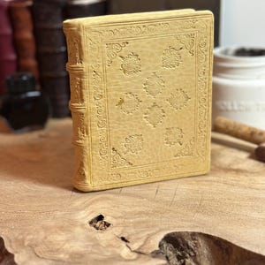 Coliseu | Diário artesanal | Diário encadernado em couro | Diário com detalhes em ouro 24k | Diário com capa medieval imagem 2