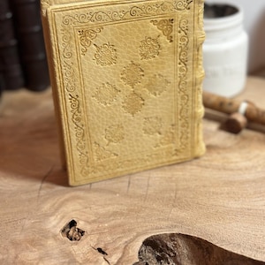 Coliseu | Diário artesanal | Diário encadernado em couro | Diário com detalhes em ouro 24k | Diário com capa medieval imagem 9