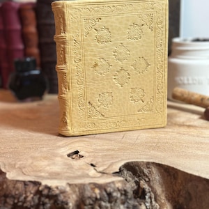 Coliseu | Diário artesanal | Diário encadernado em couro | Diário com detalhes em ouro 24k | Diário com capa medieval imagem 3