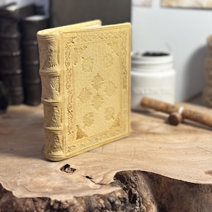 Coliseu | Diário artesanal | Diário encadernado em couro | Diário com detalhes em ouro 24k | Diário com capa medieval imagem 1