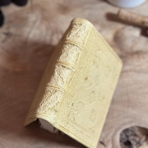 Coliseu | Diário artesanal | Diário encadernado em couro | Diário com detalhes em ouro 24k | Diário com capa medieval imagem 5