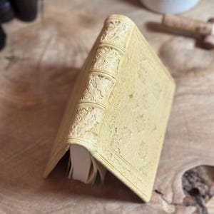 Coliseu | Diário artesanal | Diário encadernado em couro | Diário com detalhes em ouro 24k | Diário com capa medieval imagem 10