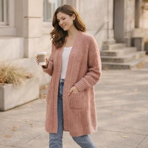Cardigã longo aberto na frente – Suéter de tricô descontraído, ideal para sobreposições.