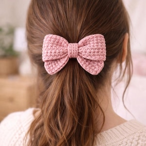 Eenvoudig gehaakt strikpatroon: sleutelhanger, kerstornament, cadeautopper, haaraccessoire