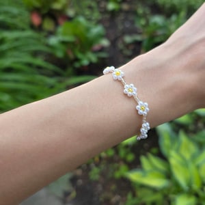 Daisy Beaded Bracelet