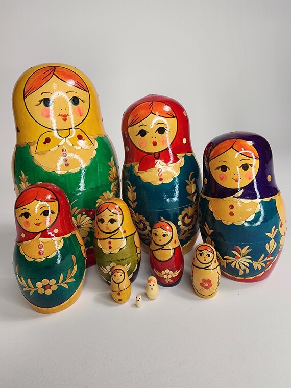 ロシア人形 木製ロシア人形A - ロシア雑貨販売店 うにべるま〜ぐ