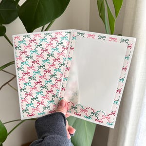 Christmas Bows Kindle Skin | Cute Holiday Vinyl Decal | Coquette Kindle Accessory | Festive Kindle Paperwhite Cover | Book Lover Gift