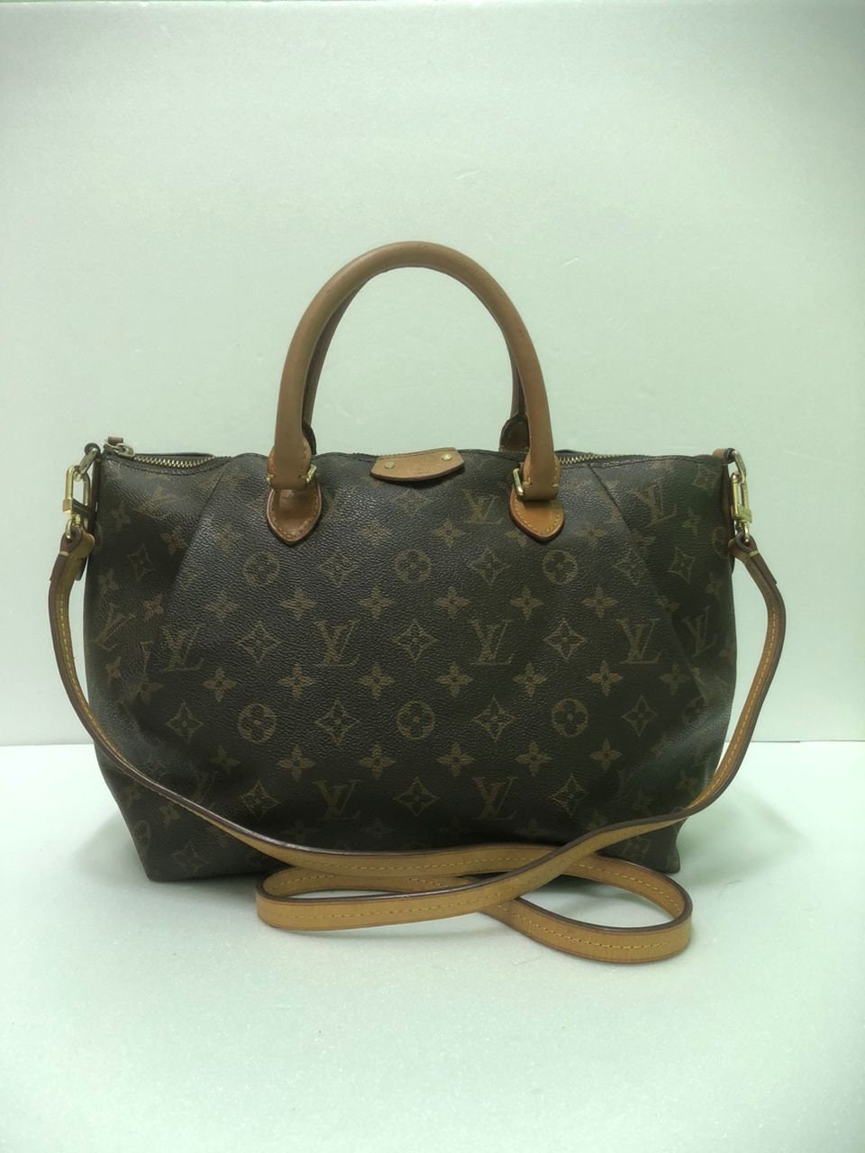 Best 25+ Deals for Louis Vuitton Artsy Bag