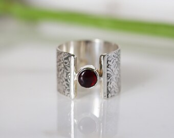 Beautiful Garnet Ring, Vintage Garnet Design Ring,, Garnet Jewelry, 925 Silver Garnet Ring, Dainty Garnet Ring, January Birthstone Ring Gift