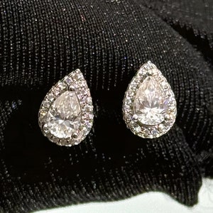 Moissanite Stud Earrings Solitaire Diamond Stud for Women Men 18K Plated 925 Silver Pear Cut Halo Anniversary Wedding Gift GRA Certified