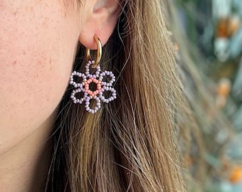 Flower earrings with pink, lilac and gold, stainless steel, statement earrings, gift for her, beaded earrings