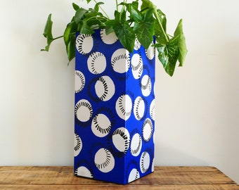 Wooden pot cover GRAFIK collection blue purple